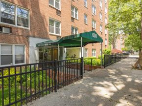 600 Locust Street 5K, Fleetwood NY 10552