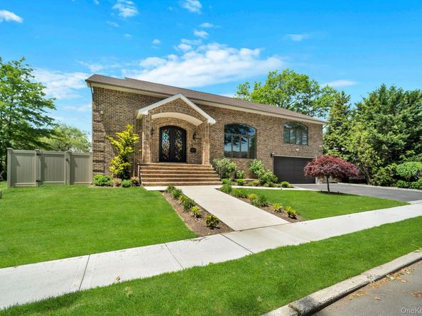 783 Oakleigh Road, North Woodmere NY 11581