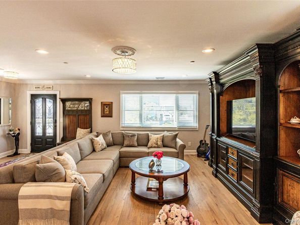 19 Pershing Avenue, Babylon NY 11702