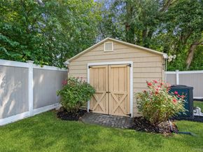939 Manor Lane, Bay Shore NY 11706