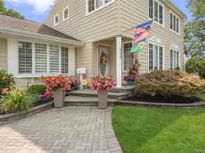 939 Manor Lane, Bay Shore NY 11706