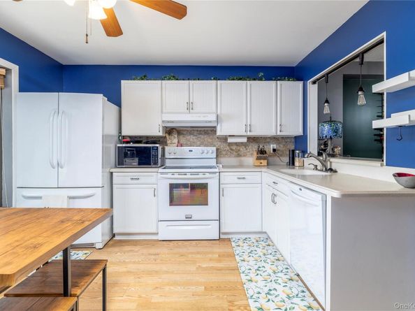 1790 Front Street 26, East Meadow NY 11554
