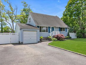 64 Kobb Boulevard, West Islip NY 11795