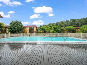 3 Granada Crescent 2, White Plains NY 10603