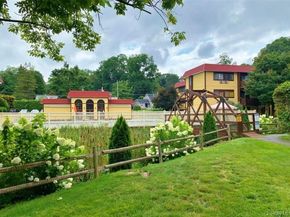 3 Granada Crescent 2, White Plains NY 10603