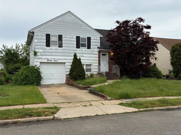 27 Elizabeth Drive, Bethpage NY 11714