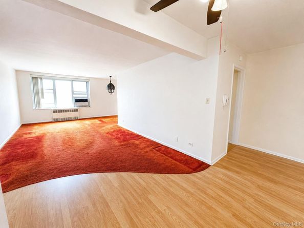 209-25 18th Avenue 6D, Bayside NY 11360