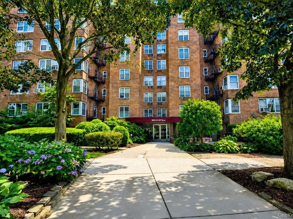 209-25 18th Avenue 6D, Bayside NY 11360