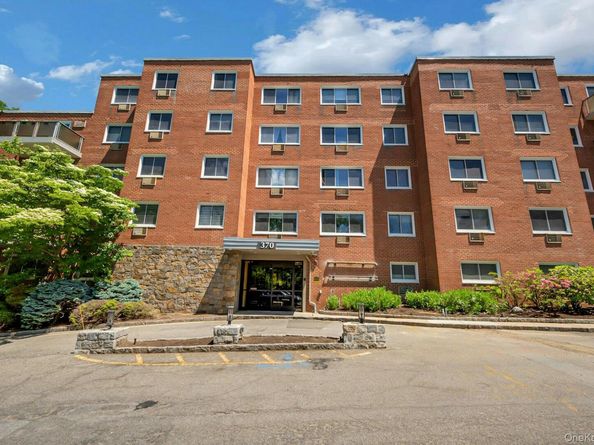 370 Central Park Avenue 2E, Scarsdale NY 10583