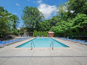370 Central Park Avenue 2E, Scarsdale NY 10583