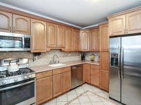 95-20 239th Street, Floral Park NY 11001