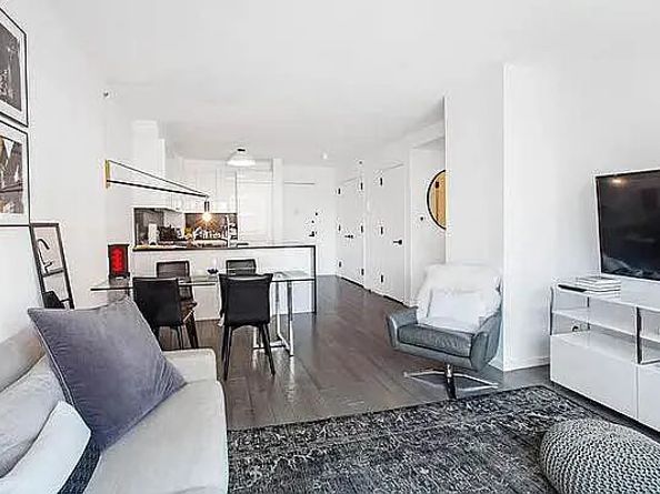 385 1st Avenue 11D, New York NY 10010