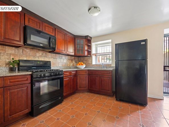 89A Stuyvesant Avenue, Brooklyn NY 11221