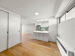 215 Park Row 12C, New York NY 10038