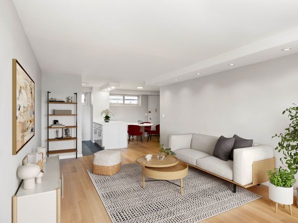 215 Park Row 12C, New York NY 10038