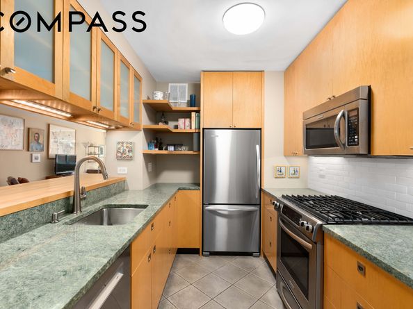 101 West 12th Street 5J, New York NY 10011