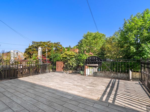 82-22 Penelope Avenue, Queens NY 11379