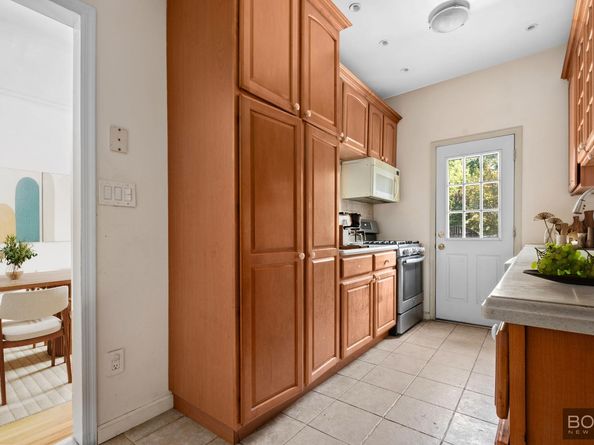 82-22 Penelope Avenue, Queens NY 11379