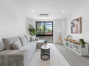 46-40 Vernon Boulevard 2A, Queens NY 11101