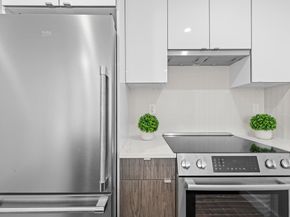 46-40 Vernon Boulevard 2A, Queens NY 11101