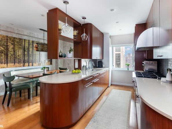 425 East 58th Street 30A, New York NY 10022