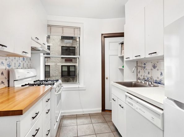 215 East 73rd Street 3A, New York NY 10021