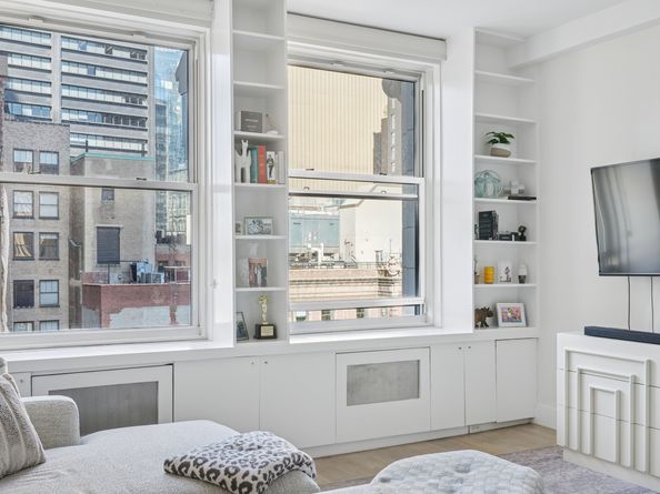55 Liberty Street 22D, New York NY 10038