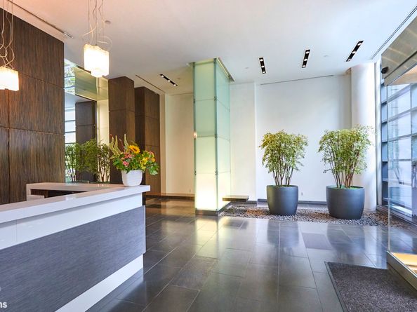 310 West 52nd Street 5B, New York NY 10019