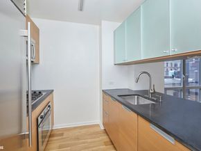 310 West 52nd Street 5B, New York NY 10019