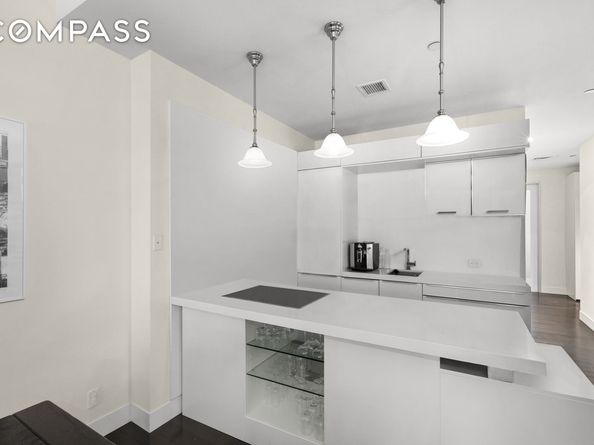 111 Fulton Street 424, New York NY 10038