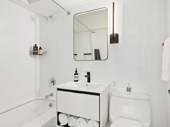 55 East 9th Street 4N, New York NY 10003