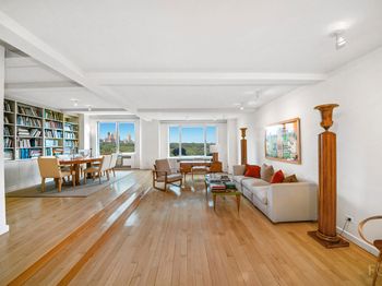 120 Central Park S