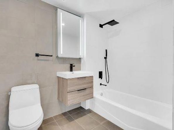116-17 Grosvenor Lane 2A, Queens NY 11418