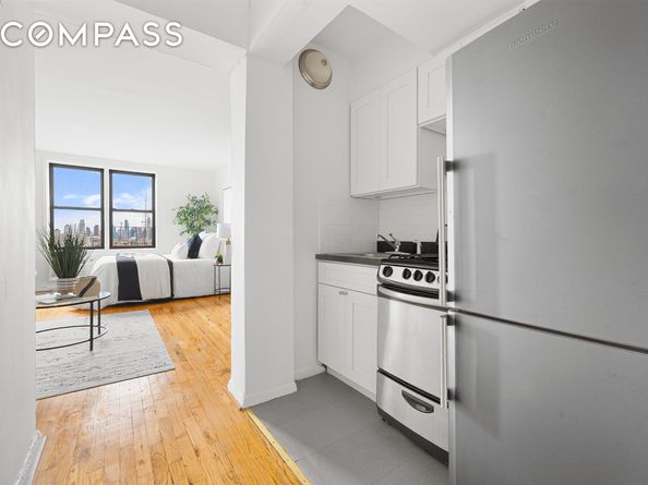 50-21 39th Place 6D, Queens NY 11104