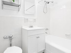 50-21 39th Place 6D, Queens NY 11104