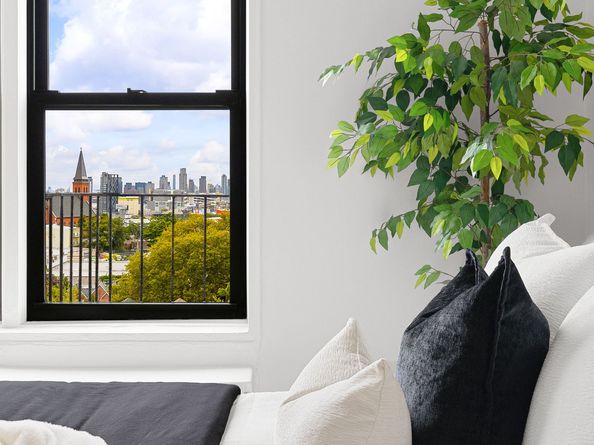 50-21 39th Place 6D, Queens NY 11104