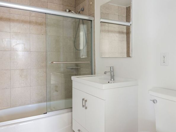 440 Kent Avenue 17A, Brooklyn NY 11249