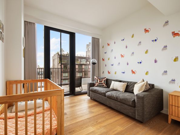 21-30 44th Drive 6A, Queens NY 11101