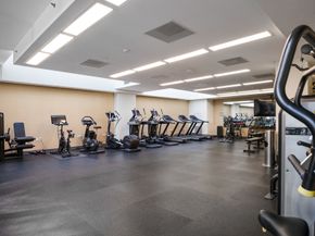 21-30 44th Drive 6A, Queens NY 11101