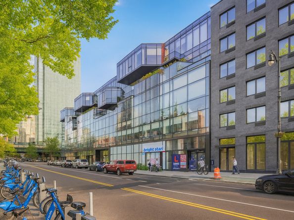 21-30 44th Drive 6A, Queens NY 11101