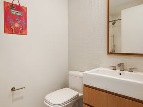 21-30 44th Drive 6A, Queens NY 11101