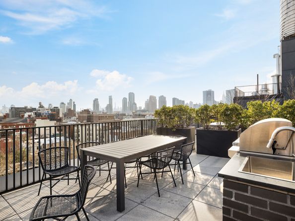 21-30 44th Drive 6A, Queens NY 11101