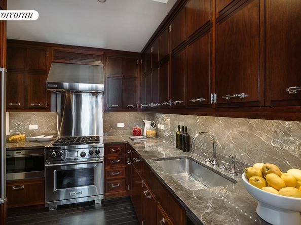 155 West 11th Street 5M, New York NY 10011