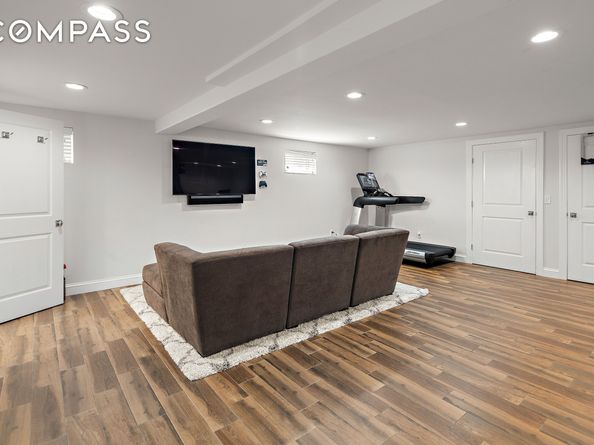 8008 Harbor View Terrace, Brooklyn NY 11209