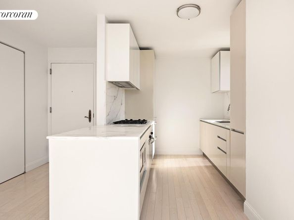 322 West 57th Street 30T, New York NY 10019
