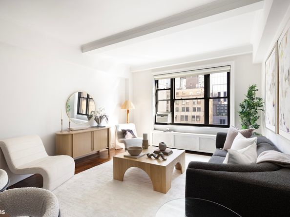 128 Central Park S 15D, New York NY 10019