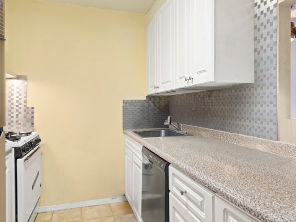 595 Main Street 815, New York NY 10044