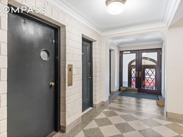 319 West 18th Street 5I, New York NY 10011