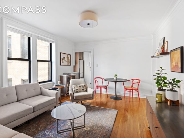 319 West 18th Street 5I, New York NY 10011