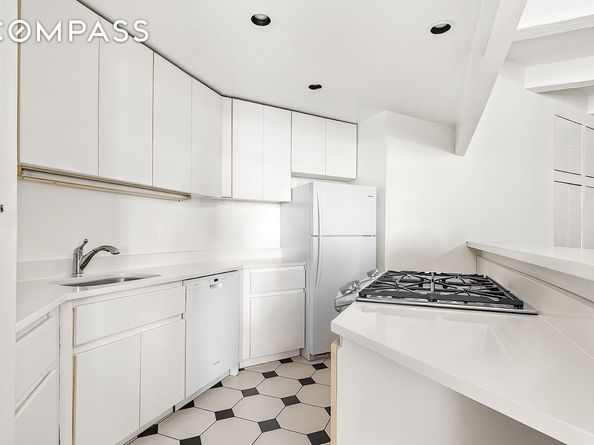 321 West 13th Street 3A, New York NY 10014